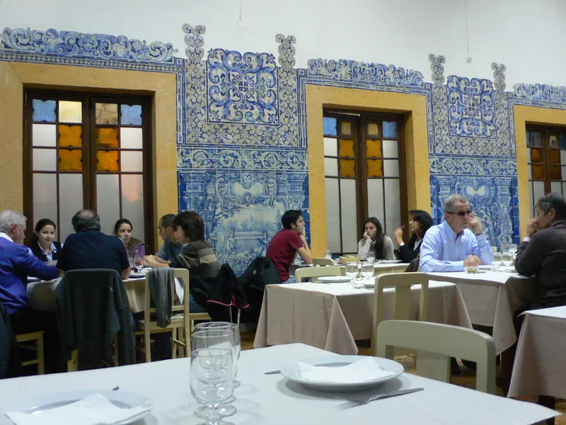 Sala de refeições da Casa do Alentejo, fotografada em 2009