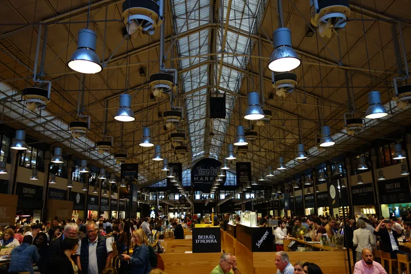 Sala de refeições do Time Out Market